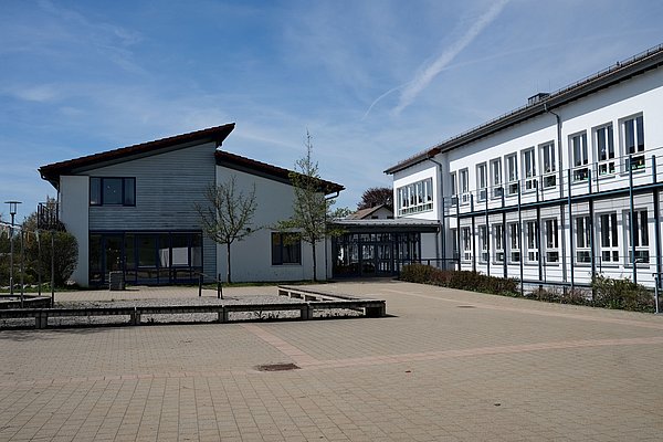 Schulgebäude der Grundschule Thalhofen